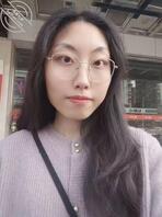 在韶关，教师女友问穿哪套去行之教书会更吸引学生呢1