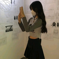 偷偷看表妹手机  表妹的自拍照1