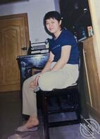 发些妈妈年轻时候里面没穿奶罩内裤的照片2