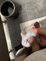 接上一个帖子 女生宿舍门口偷拿内裤到厕所打飞机0