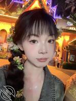 可爱师范学姐，小小一只不知道操起来怎么样呢。看着就很有掌控欲。1