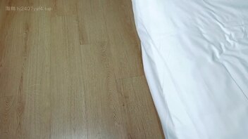 28.女儿叫我老公，害怕女儿怀孕，直接射到美胸上