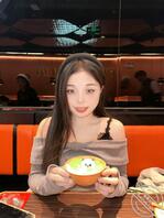 闺蜜和我，大家更喜欢谁呢1