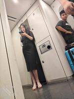 高铁偷拍透明凉鞋骚脚丫2