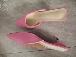 老婆的骚鞋，喜欢哪个0