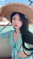 抖音清纯网红 小妍my露奶舔足 足交 就是下次录视频能不能把妆画1