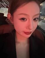 【王娜】03年的新婚人妻 如果我脱光躺在床上 会不会有男人排队操我呢