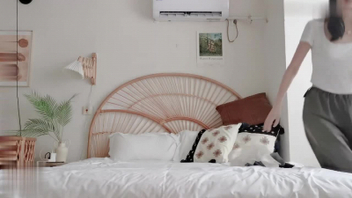 中年大叔酒店重金约炮身材不错的美少妇各种姿势爆操她