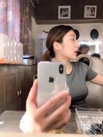 【原创】姨父和姨在客厅看电视,我在房间里疯狂日表姐,叫声极大0