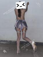 原创大学妹妹同居系列…109周末和妹妹逛街，楼道里脱下内裤勾引我0