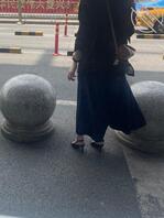 （69）超级喜欢喜欢热天 街边与候车室的性感高跟鞋1