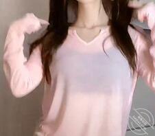 想出一起这样服装的视频1