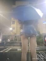 女大学生深夜超短裙露出2