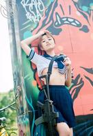 嫩模三點式內衣狂野露出秀美乳翹臀