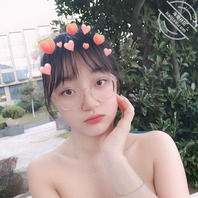 我是母狗柳润榃，天生的一只反差淫贱骚浪小母狗，求求大家带着名字羞辱评价我1