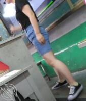 偷拍骚逼肥臀英语老师（3）1