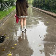 街拍偷拍骚逼0