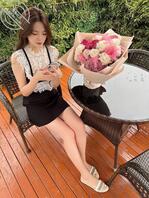 收了我的花，就要脱光衣服，掰开b，伸出舌头哦！0