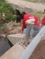 真实乱伦 天气不错和表姐姐夫出来玩 看看表姐这大屁股怎么样0