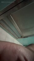 偷拍妈妈洗澡