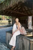 极品大学生游泳洗澡