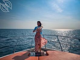 游艇上的私密照0