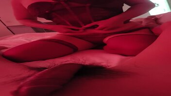 同学的妈妈我给操上了 真是骚啊 