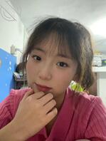 婉娩口交贴，刚去学校就被校友认出拉去开房1