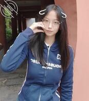 高二处女反差眼镜妹