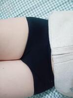 （嫩妹）假期想被哥哥玩弄，想被哥哥脱了内裤破处操我。2