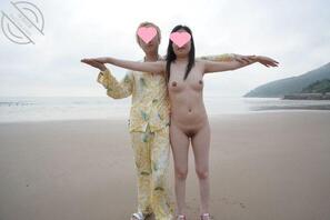 淫荡的骚母狗人妻户外露出1