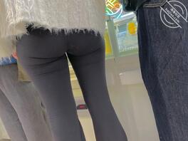 宽臀骚货，后入一绝