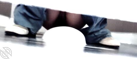 厕拍 极品清纯女大学生1