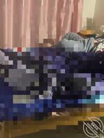 小奶狗的合租日记(4)-听到木子和男朋友视频电话声音,忍不住自撸了一发!0