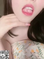 【视频贴】家养的骚妹妹展示一个人的狂欢，疯狂勾引，改天一定要带去露出野战