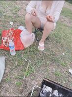 (原创)26、给老妹买了小礼物,看来她很喜欢,直接干尿了。1