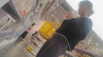 真实偷拍紧身瑜伽裤1.30