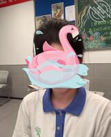 喝醉酒，把刚刚来上学的女儿给强奸了，没想到是个处女，一大堆血。1