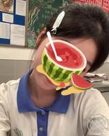 喝醉酒，把刚刚来上学的女儿给强奸了，没想到是个处女，一大堆血。2