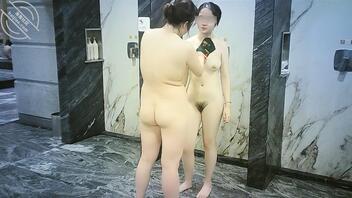 【精华帖】洗浴里偷拍到母女花互搓1