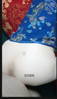 【我和我妈】狂艹穿上旗袍丝袜的老妈,让老妈抬头看着自己的骚逼被儿子草!1