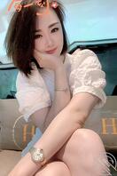 继续分享妈妈的骚照片，眼神真的是太淫荡了，看一次硬一次，供大家射屏1