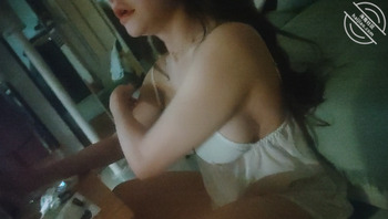 【原创】刚隔离结束的妹妹,被我干的水喷的我下半身都是。被我干到高潮叫爸爸2