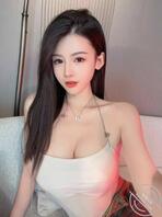 表妹长得比较成熟，发育的也很好0