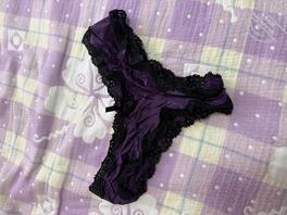 骚逼表姐的内衣0