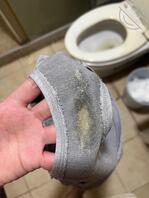 表姐洗澡刚脱下的骚内裤  有想要的吗？评论区留下你们的骚原味骚内裤0