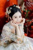 夜深了，好想做爱，会不会被认出来？感觉好刺激。2