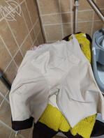 80年做月嫂的小阿姨，屋子收拾的挺干净的，只是原味内衣没有洗呢0