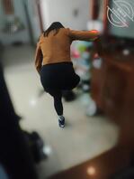 冒死潜入偷拍人妻