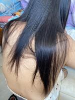 媳妇缝衣服呢，偷拍两张2